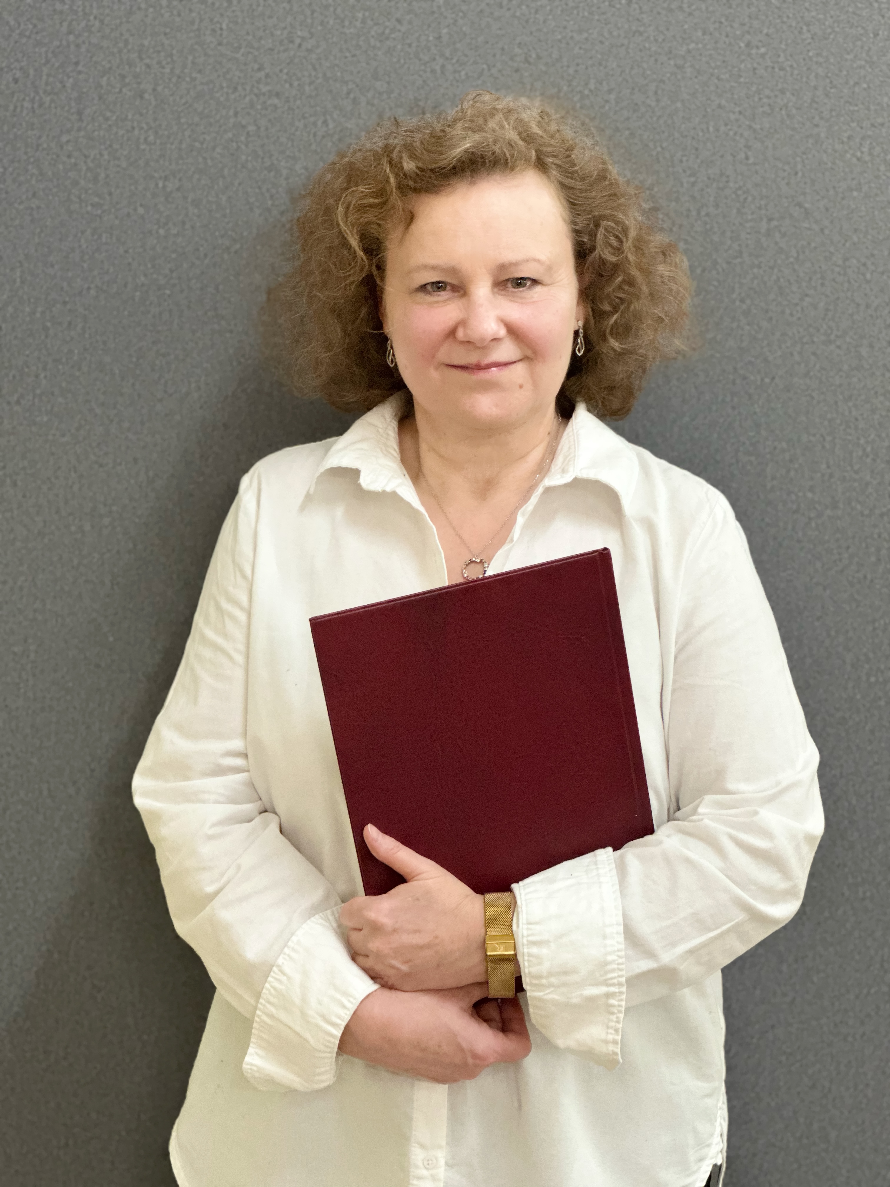 Ewa Sulikowska, dyrektor Społecznej Szkoły Muzycznej I stopnia im. Wojciecha Kilara, zdjęcie portretowe